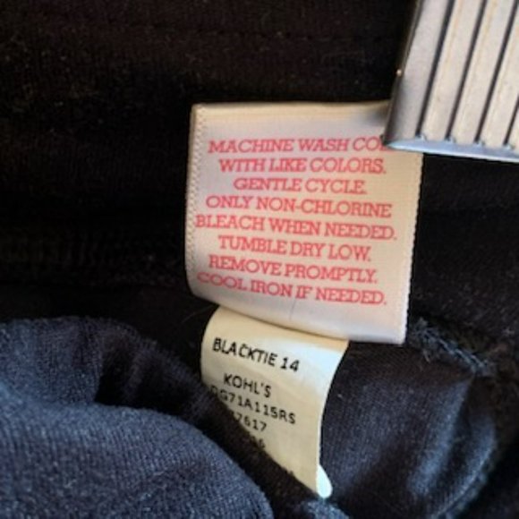 Girls size 14 yoga capris with cut out detail - Picture 6 of 6